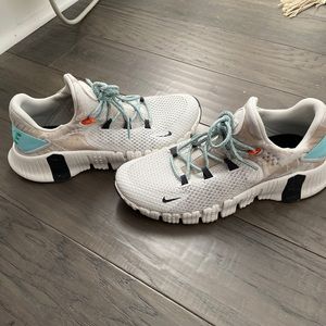 Women’s Nike free metcon 4